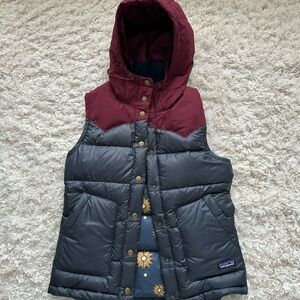 Patagonia Maroon and Gray Hooded Vest